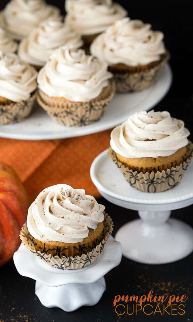Pumpkin Pie Cupcakes - Tastes like a piece of pumpkin pie, but in a cupcake form! It even has a pie crust at the bottom and sweet pumpkin pie filling inside.