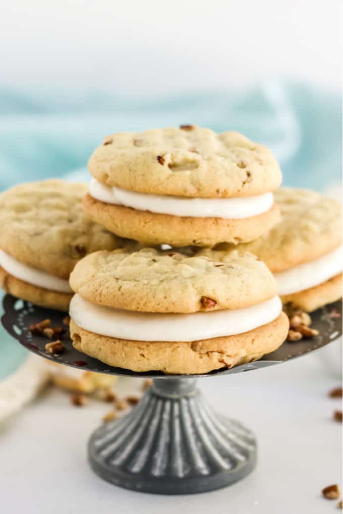 Pecan Cookies with Cream Cheese Filling - Think sugar cookies with a decadent nutty flavour and rich, smooth cream cheese frosting.