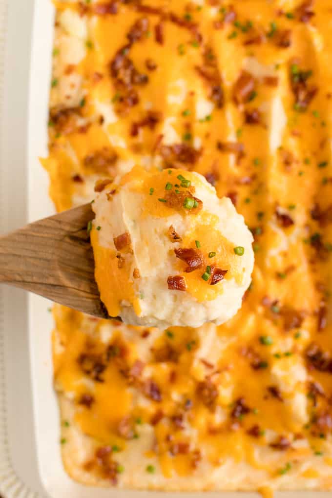 Twice Baked Potato Casserole - Far less labour intensive than traditional twice-baked potatoes, but with all the cheese, bacon and green onion flavours you love. This side dish pairs well with everything!