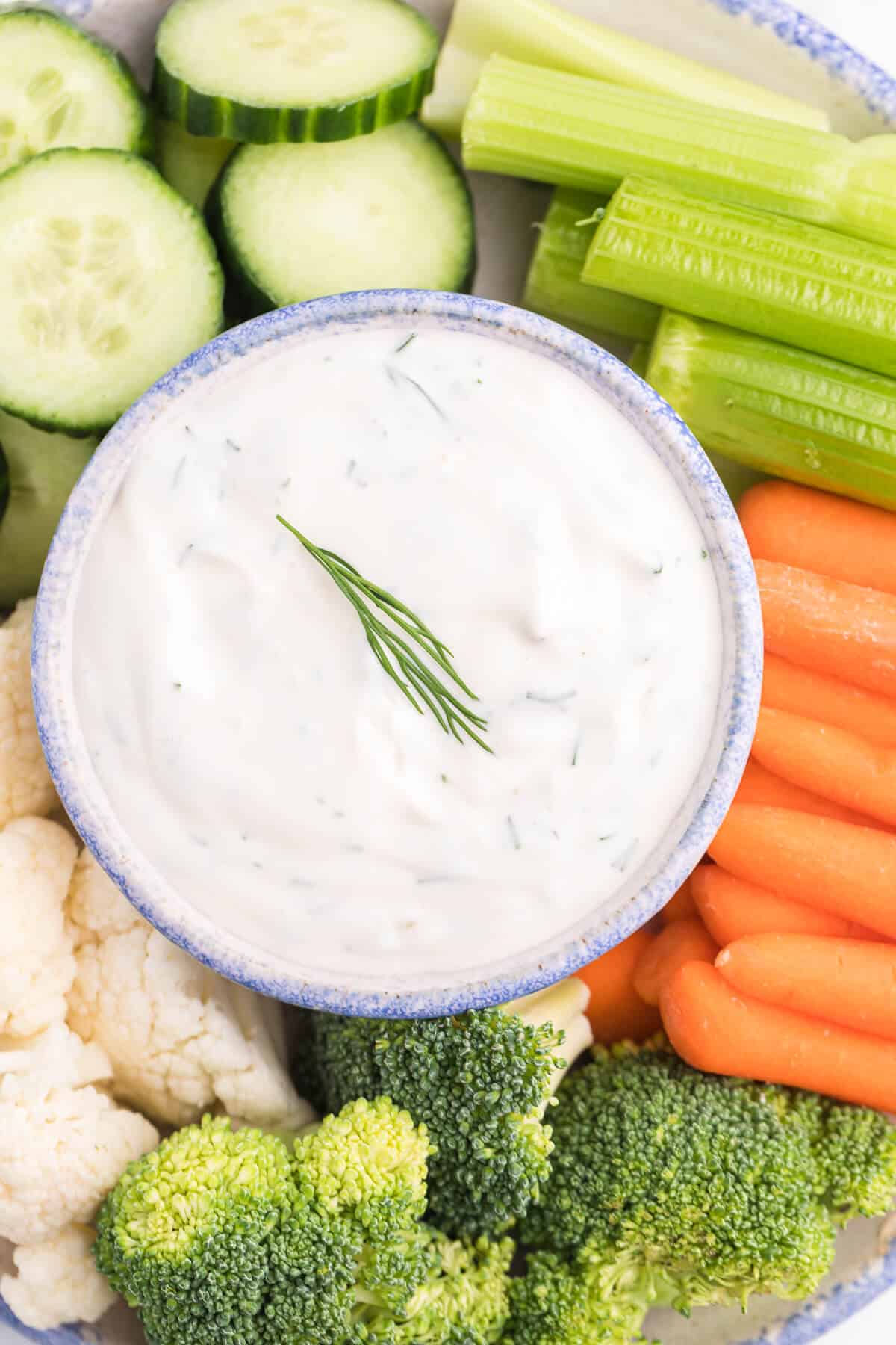 Lemon Dill Dip - Creamy with a hint of tang and fresh dill flavour. You are going to love eating this one with some fresh veggies!