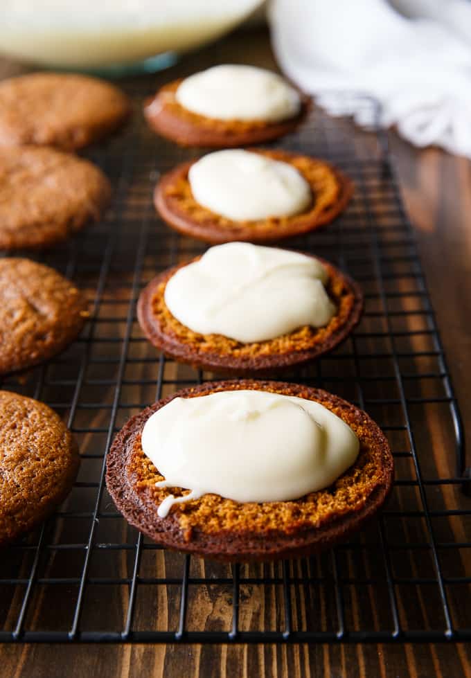 Gingerbread Whoopie Pies - Each bite is a burst of holiday flavours with the spicy gingerbread cake and the creamy, sweet richness of the cream cheese filling.