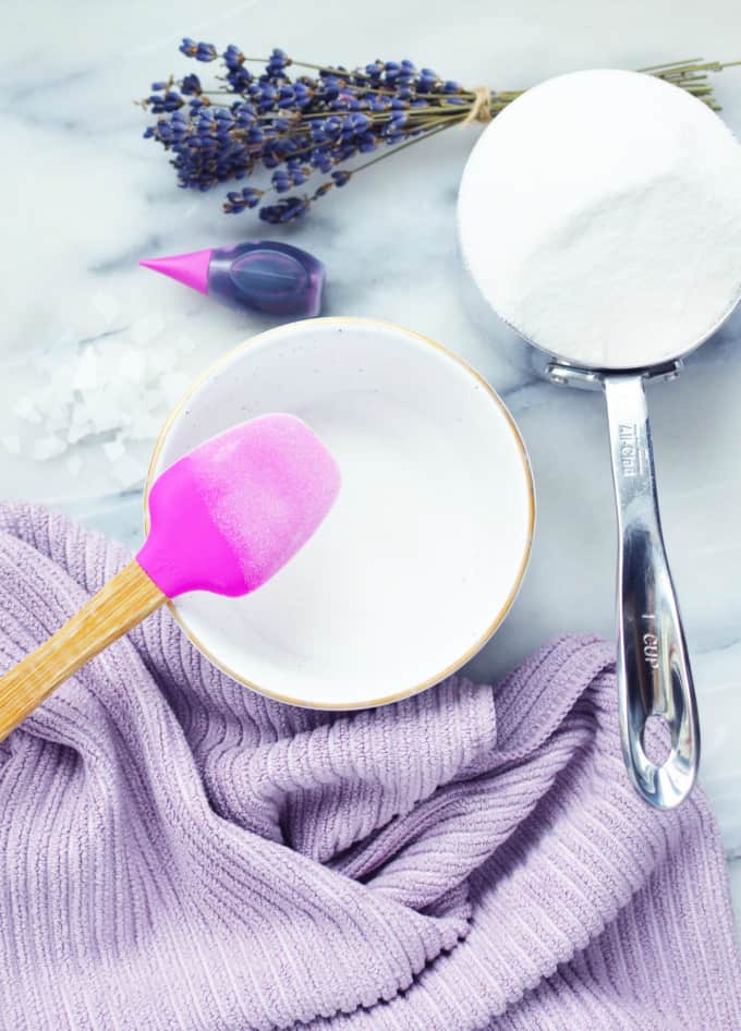 Lavender & Magnesium Soak - Soothe away your stress after a long day with this simple DIY beauty recipe. 