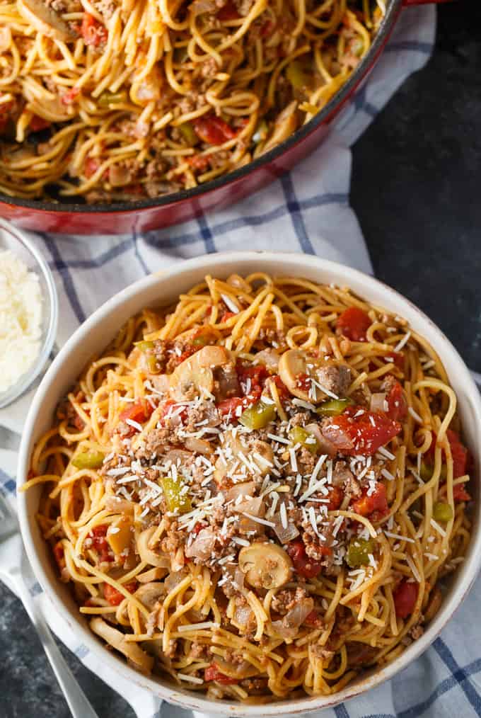 One-Pan Spaghetti - Forget the dishes tonight! Cook the noodles right in the tomato sauce for the most flavorful pasta dish. The best way to make spaghetti for dinner.