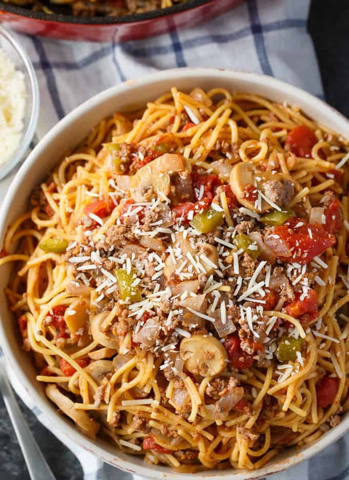 One-Pan Spaghetti - Forget the dishes tonight! Cook the noodles right in the tomato sauce for the most flavorful pasta dish. The best way to make spaghetti for dinner.