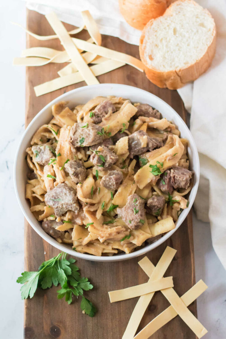 Slow Cooker Beef and Noodles