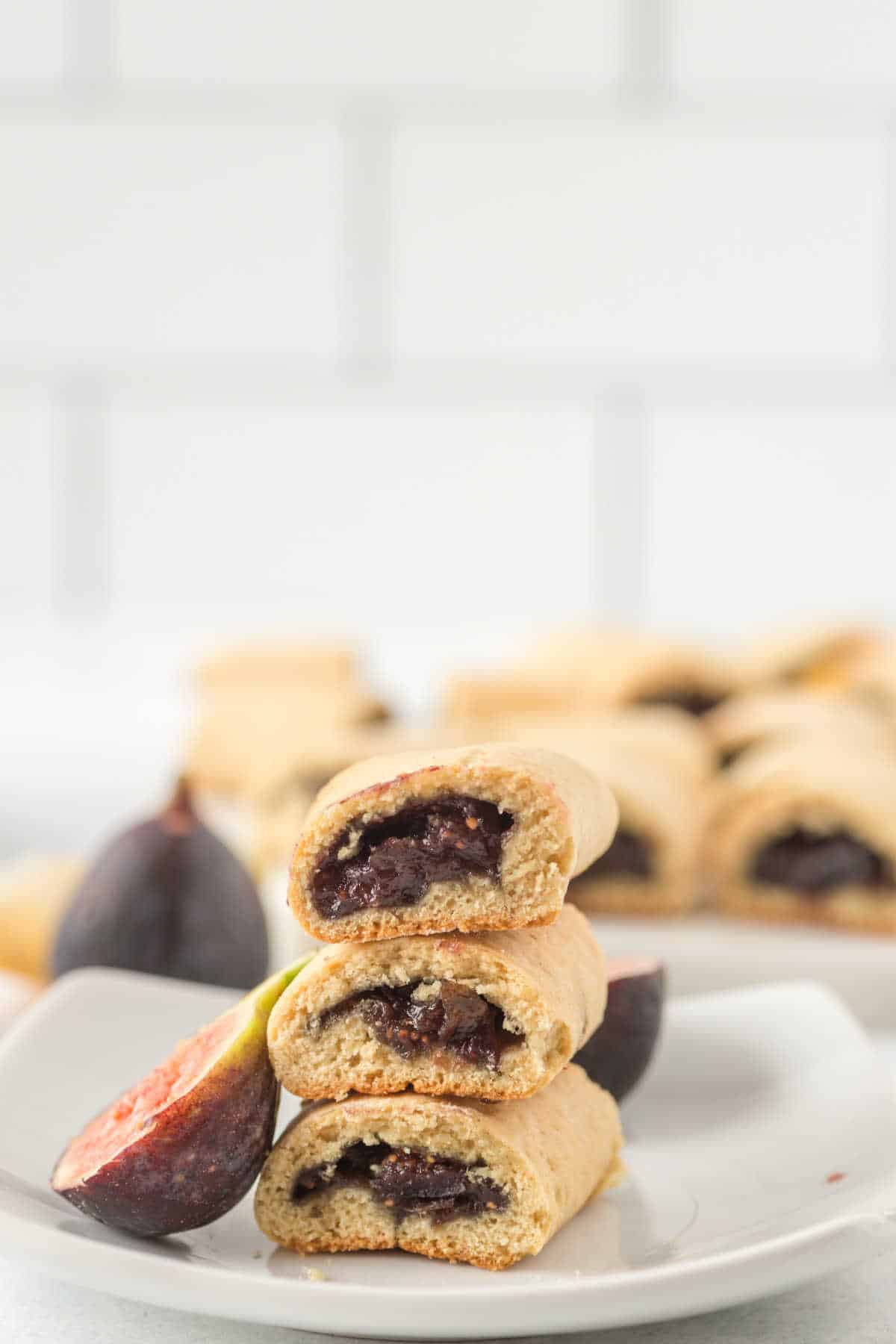 A stack of three fig newtons.