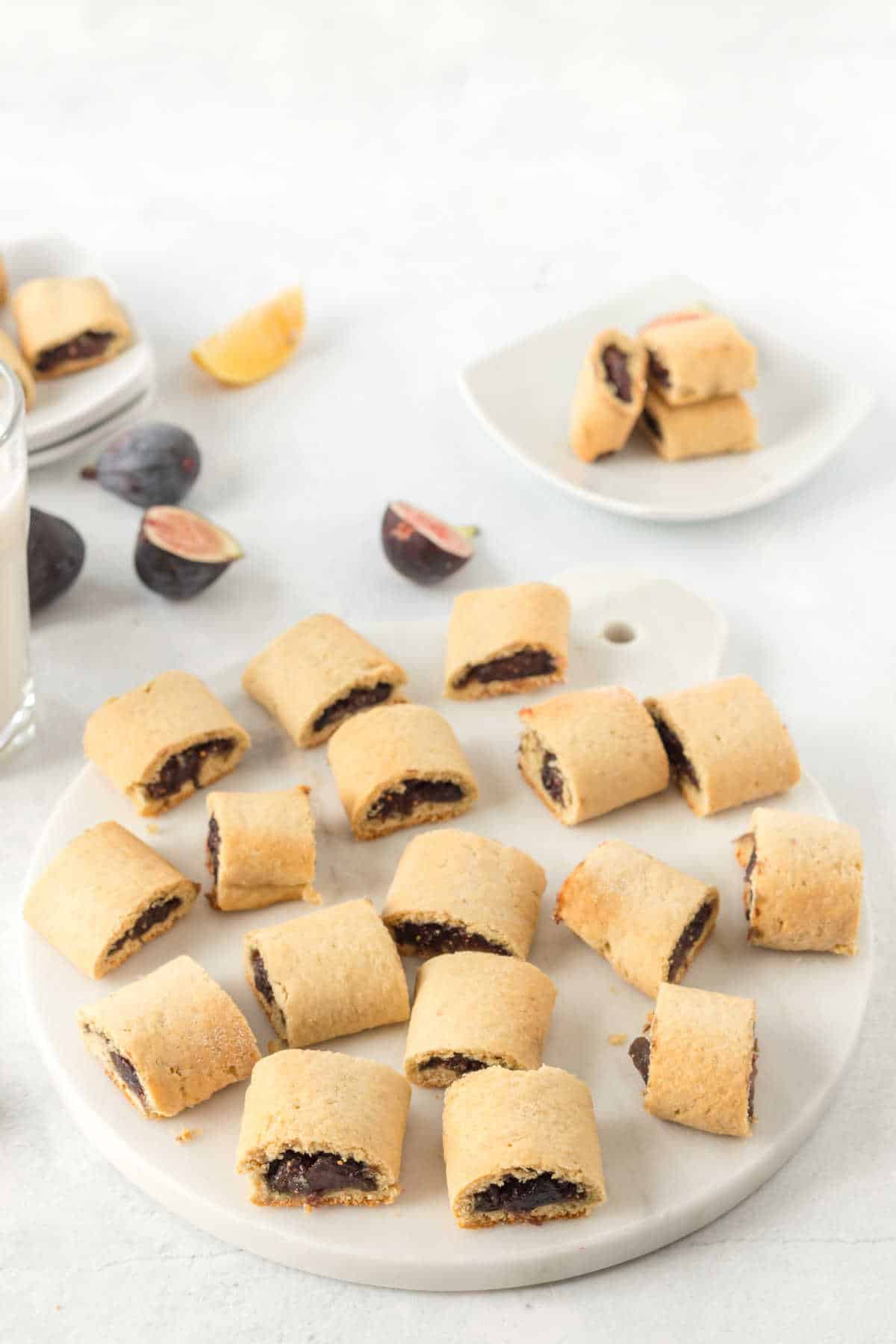 A plate of cookies.