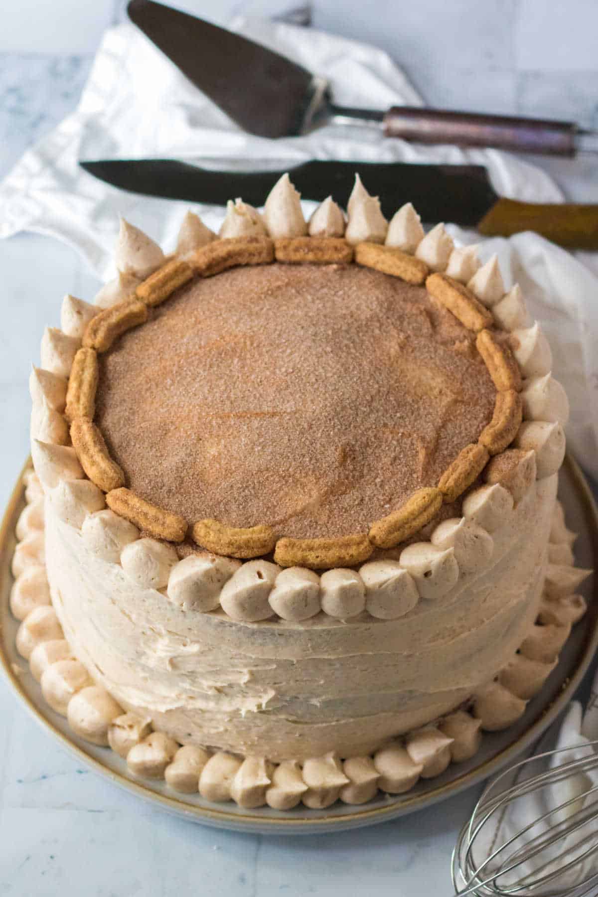 A snickerdoodle cake on a platter.