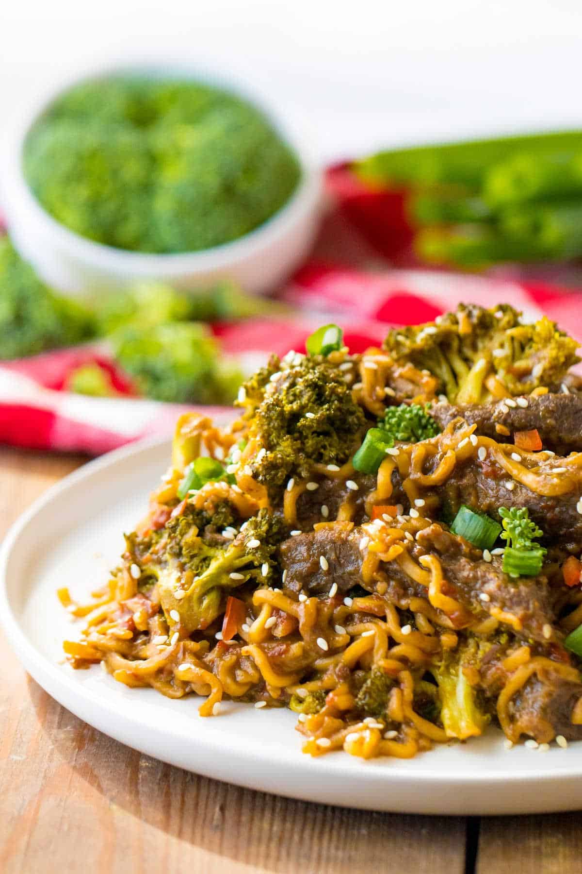 Beef and broccoli ramen on a plate.