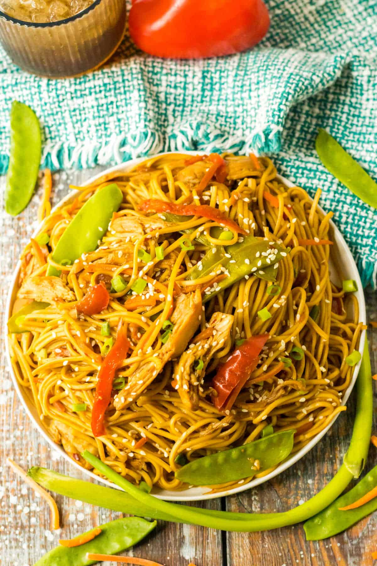 A plate of chicken lo mein.