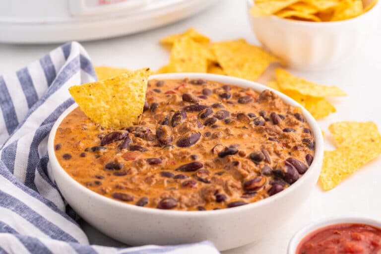 Slow Cooker Chili Cheese Dip