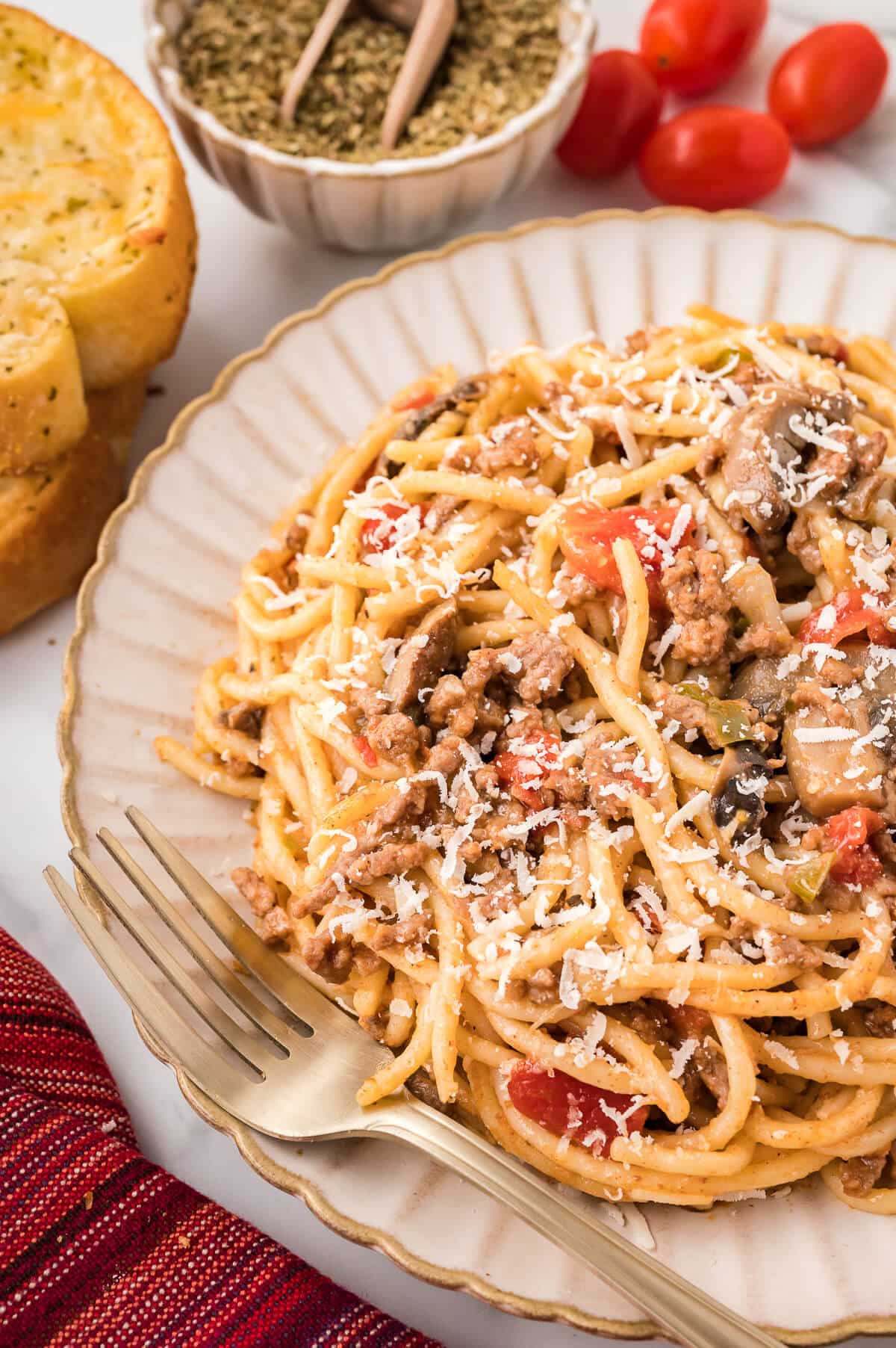 Spaghetti on a plate.