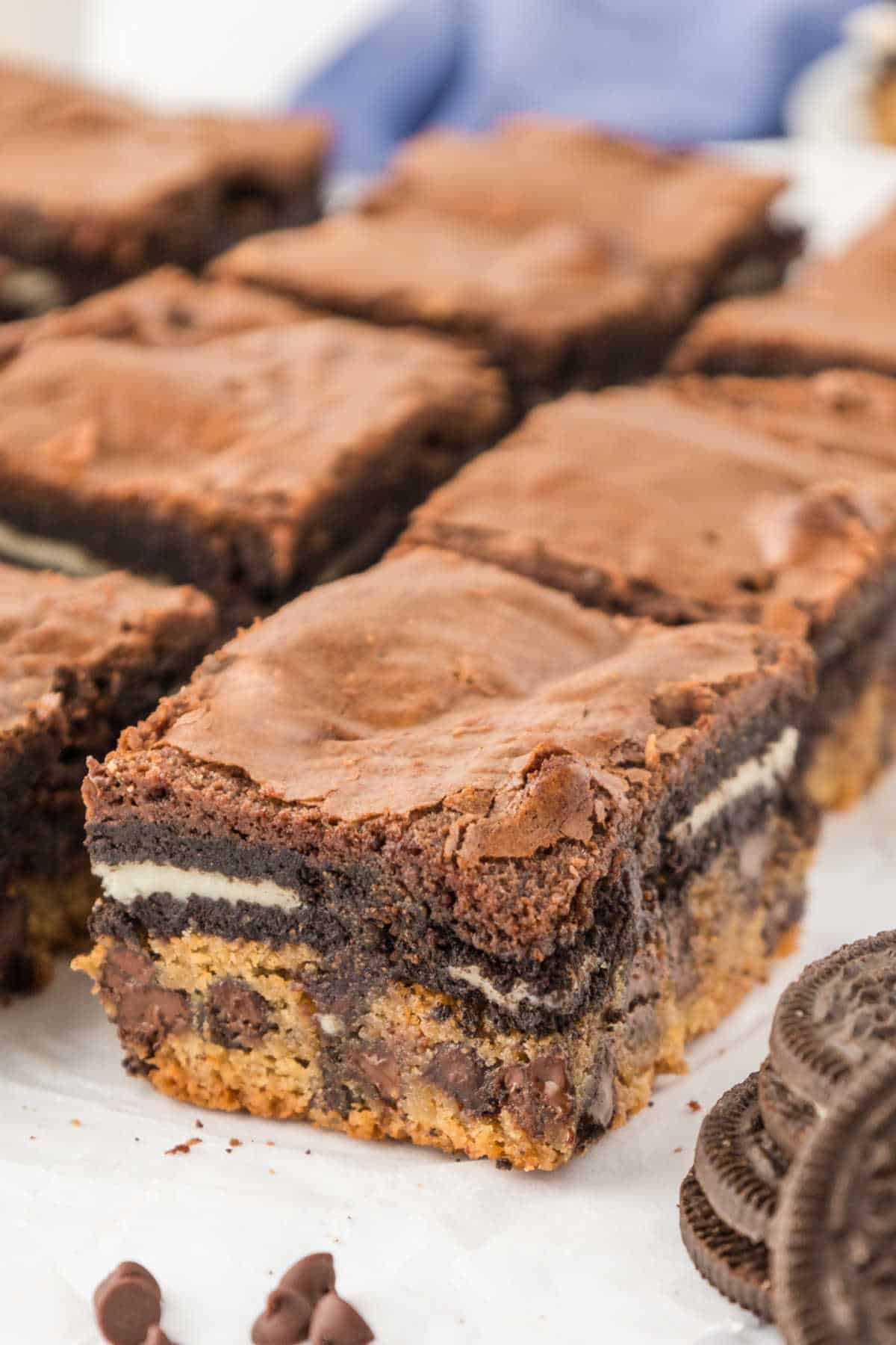 The brownies cut into pieces.