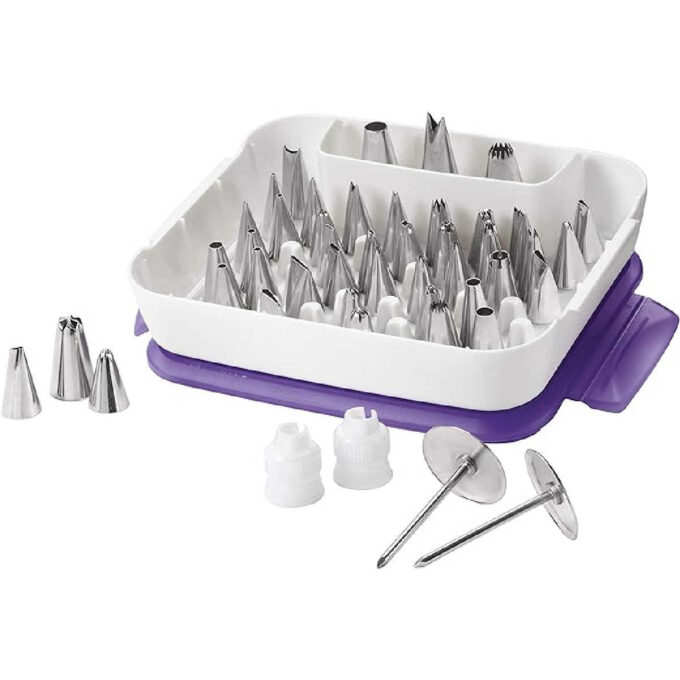Piping tip set.