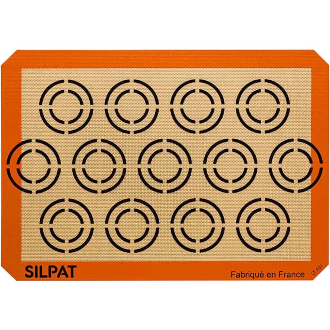 Silicone baking mat.