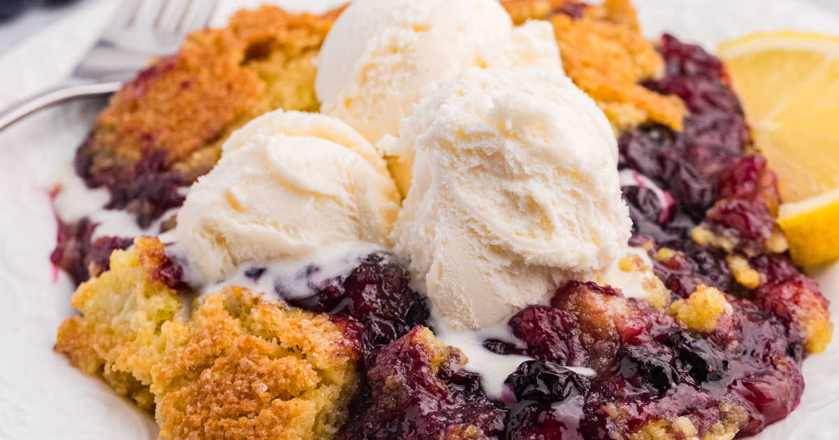 Easy Lemon Blueberry Dump Cake Recipe (5 Ingredients) - Simply Stacie